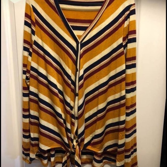 ‼️‼️‼️SOLD‼️‼️‼️ Fashion Ten striped down - Picture 2 of 2